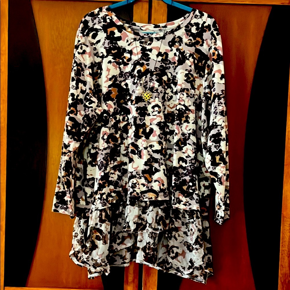 LOGO Lounge Women's Multicolor Patterned Top